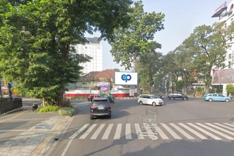 JL. SULANJANA VIEW DARI JL. DIPONEGORO (HOTEL MOXY), Bandung