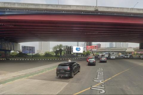 Perempatan Lampu Merah JL. Ahmad Yani, Bekasi