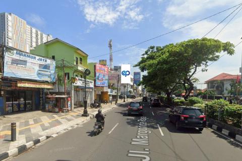 JL. Raya Margonda (Depan Roti Bakar Edi), Depok