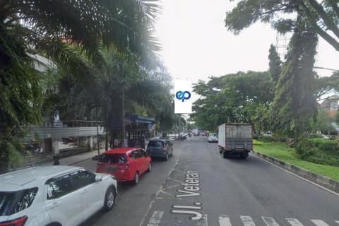 Jl. Veteran (depan SMAN 8), Malang