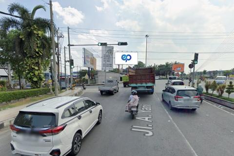 JL. A. YANI SOLO (depan Terminal Tirtonadi), Solo