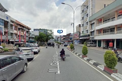 Median JL. Gajah Mada Depan JL. Setia Budi, Pontianak
