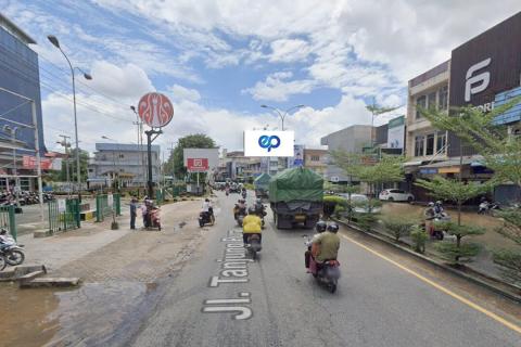 Median Jl. Tanjungpura Depan Ramayana Mall, Pontianak