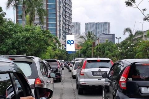 JL. KH. NOER ALI (DEPAN PINTU MASUK GRAND METROPOLITAN MALL), BEKASI