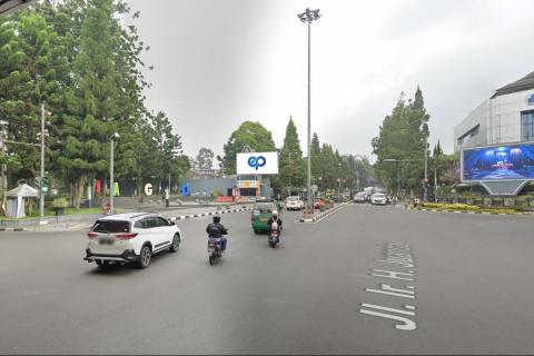 Jl. Ir. H. Juanda (Taman Cikapayang Dago), Bandung