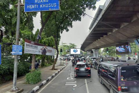 Jl. Ir. H. Juanda (Perempatan Simpang Dago Cikapayang), Bandung