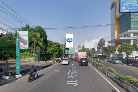 Jl. Pandanaran (Seberang Bank Mega Pandanaran), Semarang
