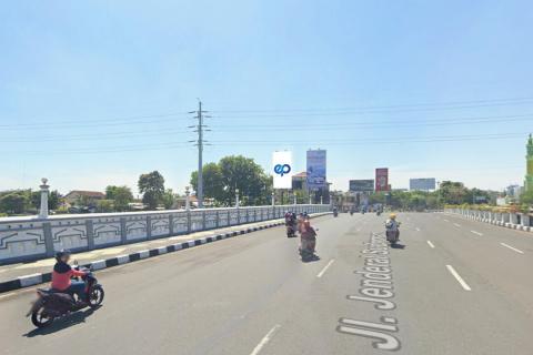 Jl. Jend. Sudirman Tugu Adipura Banjirkanal Barat, Semarang