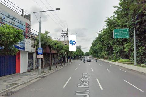 Perempatan Jl. Kertajaya - Jl. Dharmawangsa, Surabaya