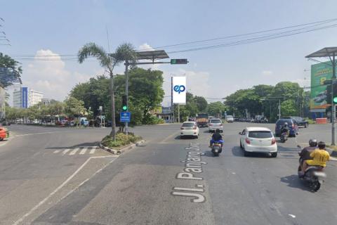 Perempatan Prapen Panjang Jiwo, Surabaya