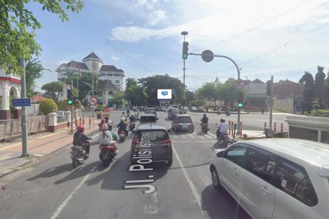 Jl. Raya Darmo (Dekat Bank Jatim), Surabaya
