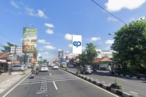 Jl. Raya Magelang (Perempatan Dengung), Yogyakarta