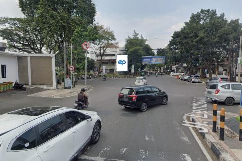 Jl. Sumatra No 8 (Perempatan Tamblong), Bandung