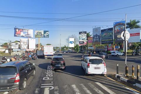 Perempatan Ring Road Monjali JI Padjajaran, Yogyakarta