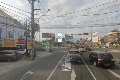 Perempatan Ring Road Kentungan, (no.2 dari timur) JI. Kaliurang, Yogyakarta