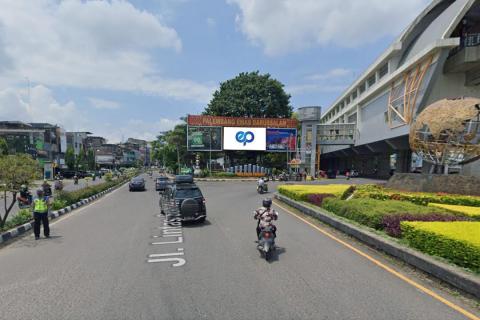 JI. Jend Sudirman (Depan Pasar Cinde), Palembang