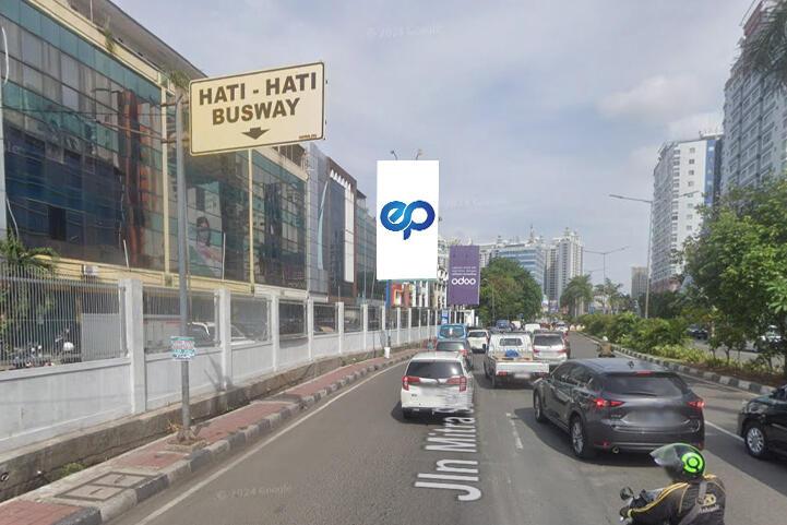 Billboard at Jl. Mitra Sunter Boulevard (dana pensiun Toyota), Jakarta Utara