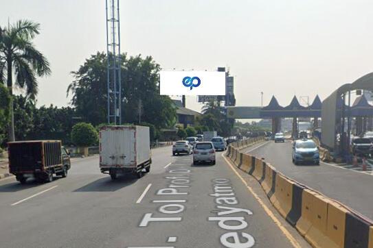 Billboard at Jl. Tol Prof. Dr. Sedyatmo (Samping Pintu Keluar Tol Cengkareng), Jakarta Barat