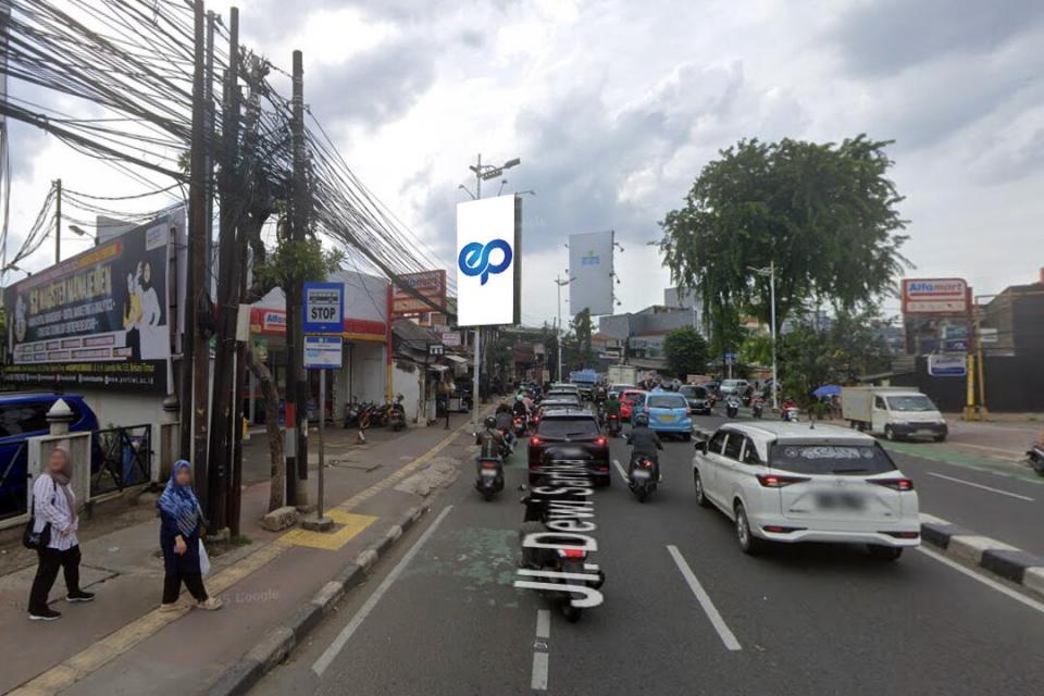 Billboard at Jl. Dewi Sartika (Dekat Kampus STBA Pertiwi), Jakarta Timur