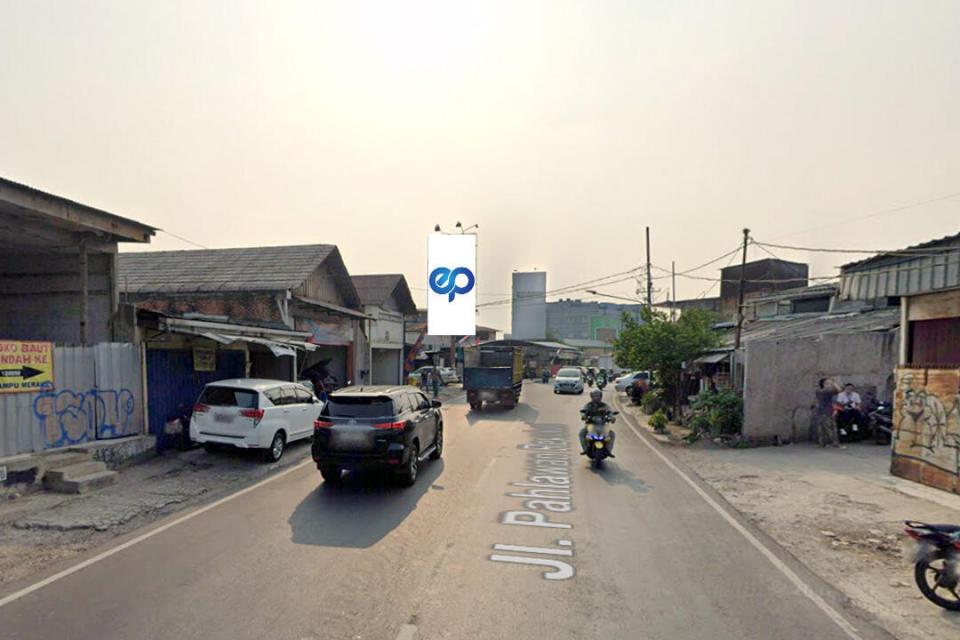 Billboard at Jl. Pahlawan Revolusi (Pondok Bambu), Jakarta Timur