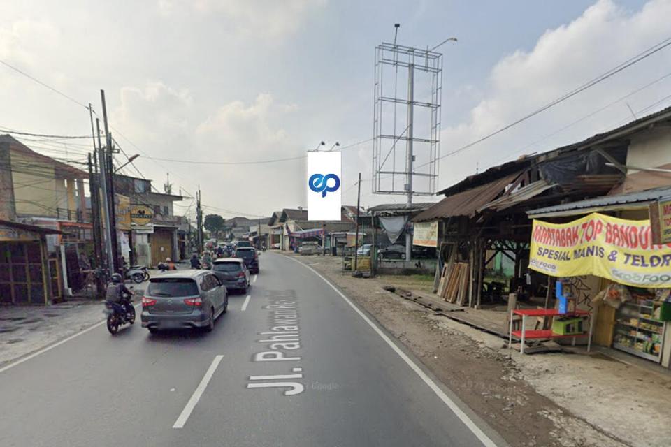 Billboard at Jl. Pahlawan Revolusi (Pondok Bambu), Jakarta Timur