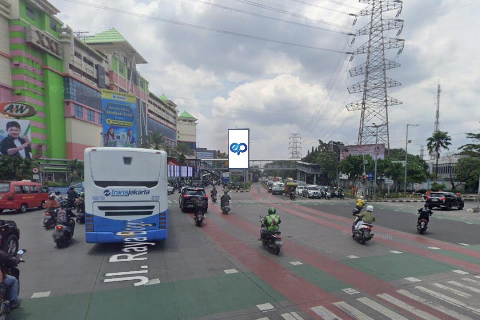 Videotron at Jl. Mayjen Sutoyo (PGC), Jakarta Timur