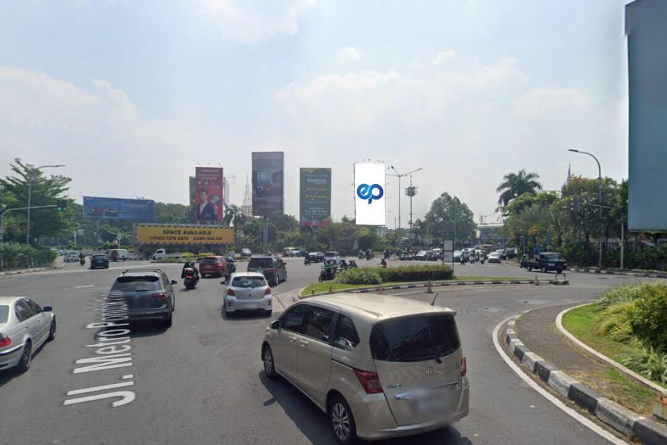 Billboard at Perempatan Pondok Indah Jl. Margaguna Raya, Jakarta Selatan