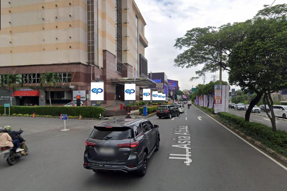 Videotron at Jl. Asia Afrika (Senayan Trade Center), Jakarta Pusat