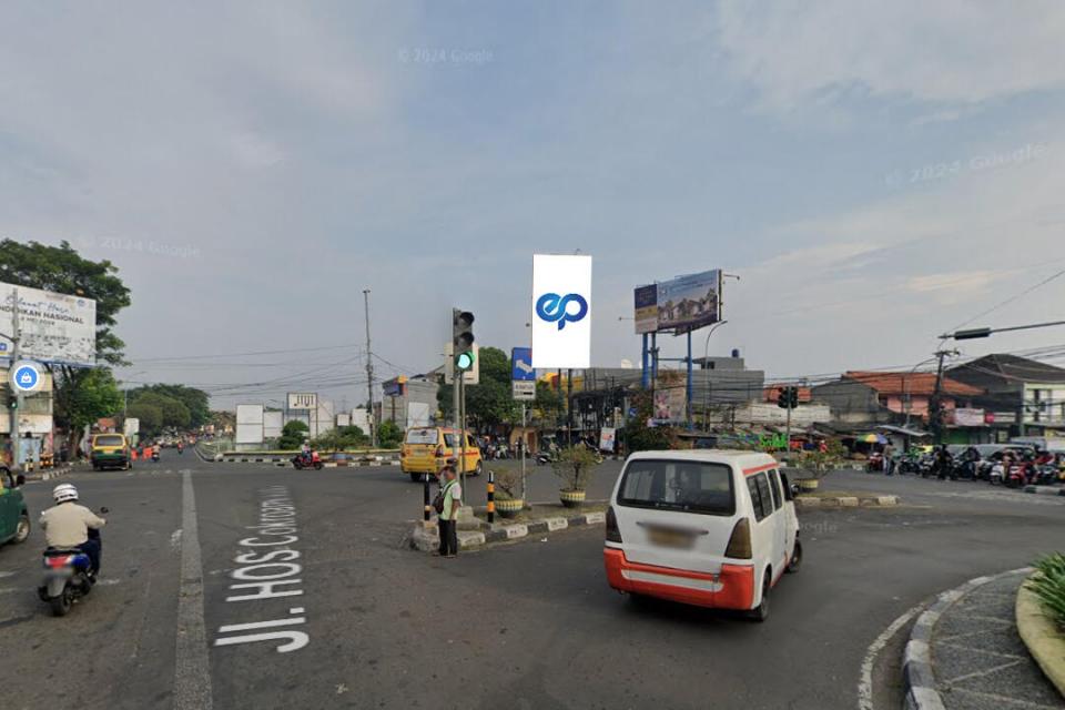 Billboard at Jl. Raya Hasyim Asyahri ( Perempatan Ciledug), Tangerang Kota