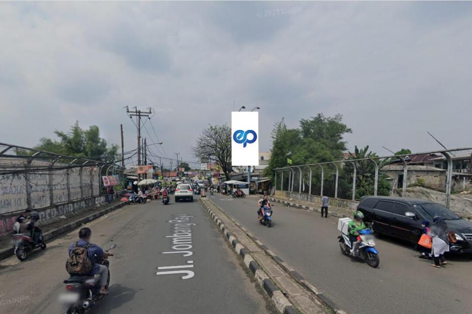 Billboard at Jl. Raya Pasar Jombang, Tangerang Selatan