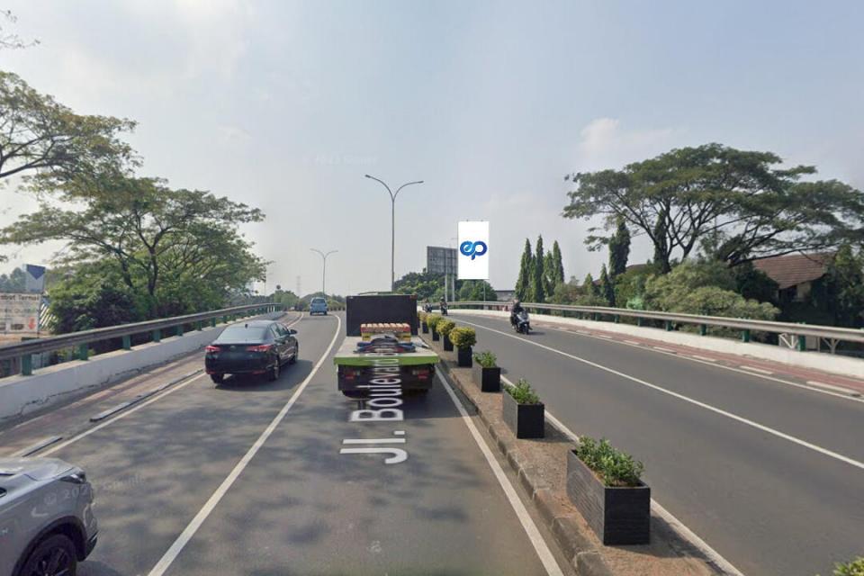 Billboard at Jl. Boulevard Bintaro Jaya (Parigi), Tangerang Selatan
