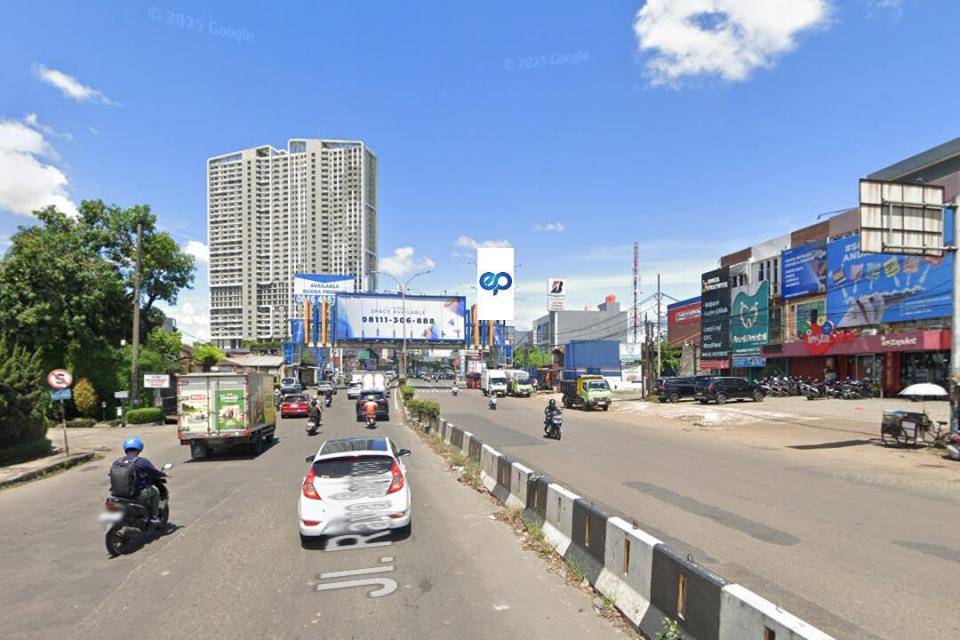 Billboard at Jl. MH. Thamrin (Hook Perempatan Karawaci), Tangerang