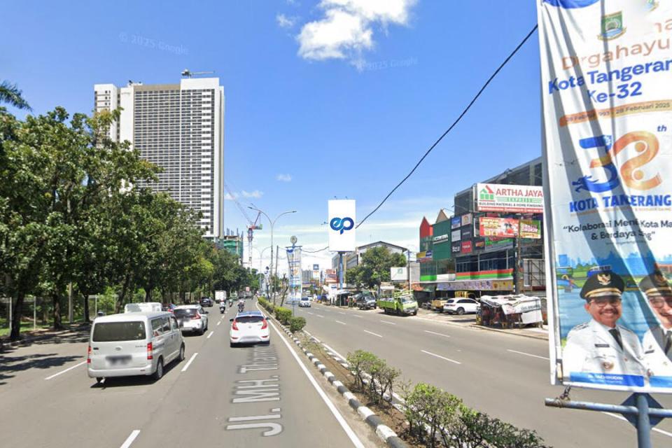 Billboard at Jl. MH. Thamrin (Toto Serpong), Tangerang