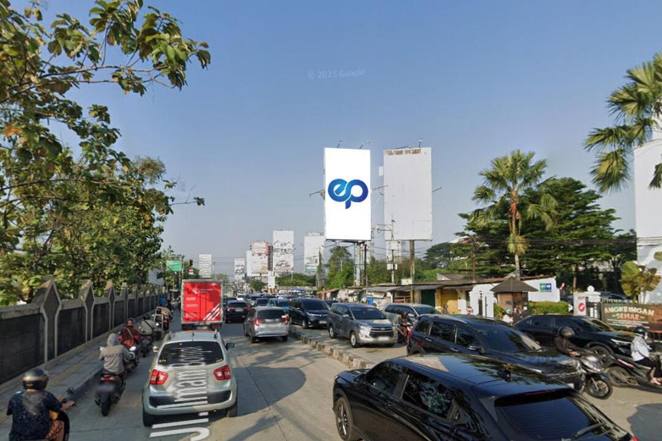 Billboard at Jl. Pertigaan Lippo Karawaci, Tangerang