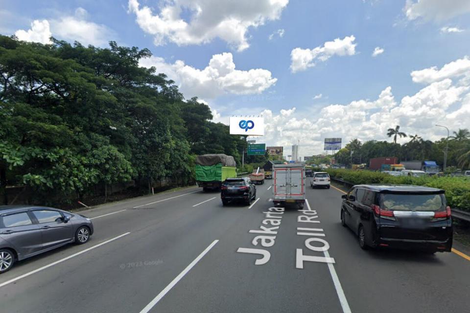Billboard at Tol Jakarta Tangerang KM 14+400A, Tangerang