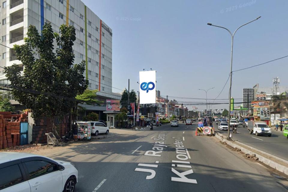 Billboard at Jl. Raya Serpong (depan Hotel Amaris) setelah WTC Matahari, Tangerang