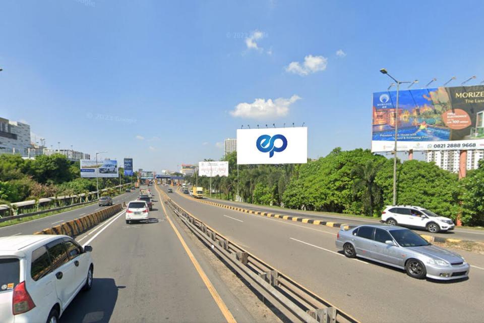 Billboard at EXIT TOL BEKASI BARAT, Bekasi