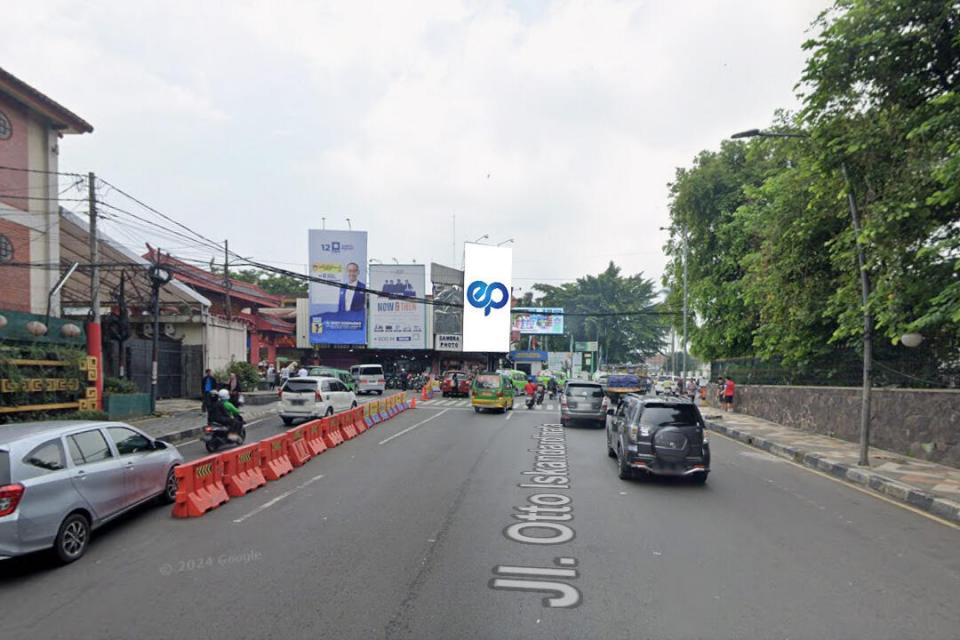 Billboard at JL. OTTO ISKANDARDINATA – PERTIGAAN SURYA KENCANA, BOGOR