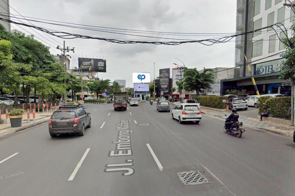 Billboard at Perempatan Jl. Embong Malang - Tidar (dpn Hotel MaxOne), Surabaya