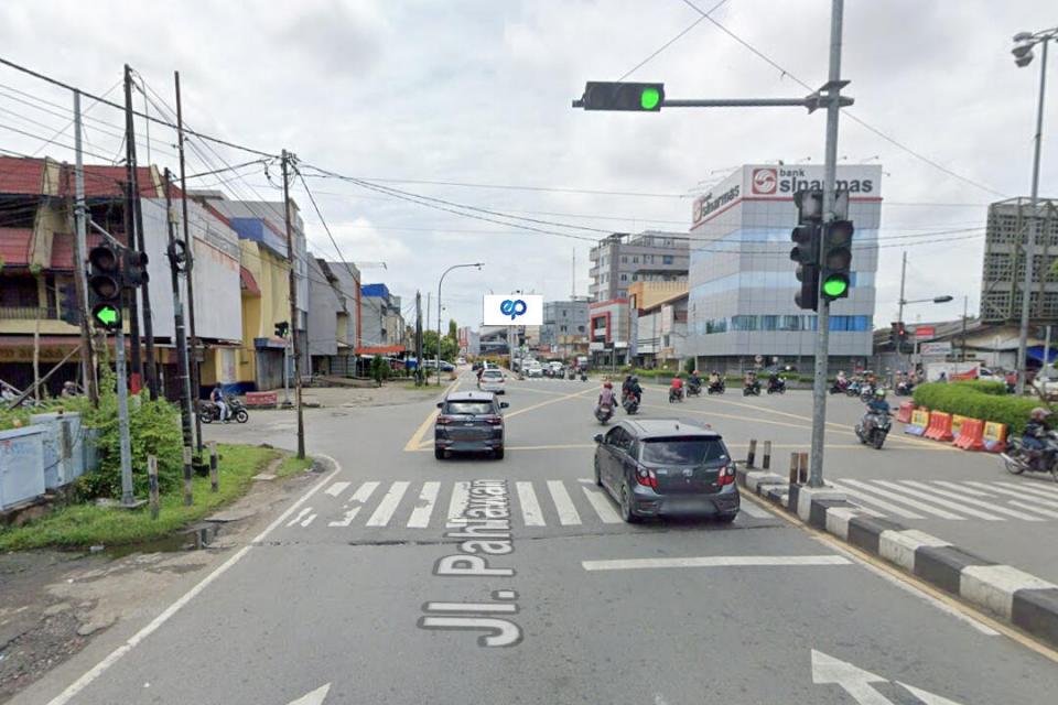 Billboard at Median JL. Veteran Menuju JL. Ahmad Yani, Pontianak
