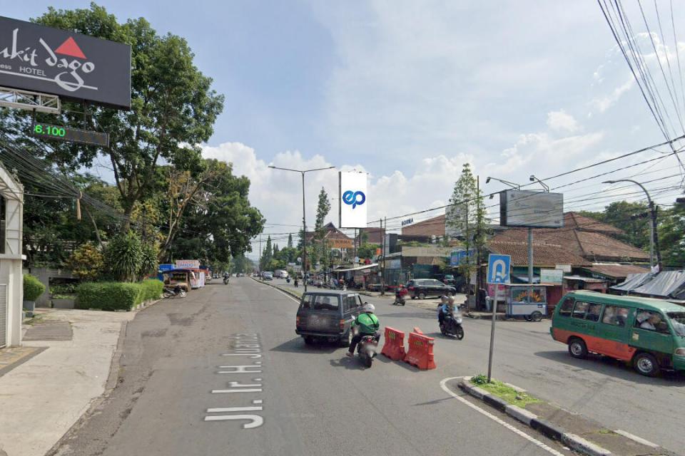 Billboard at JL. Ir Djuanda (samping Borma Dago), Bandung