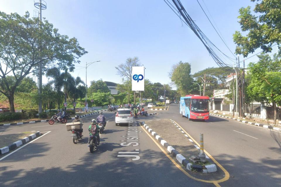 Billboard at Jl. Dr. Wahidin (Depan Fish & Co), Semarang