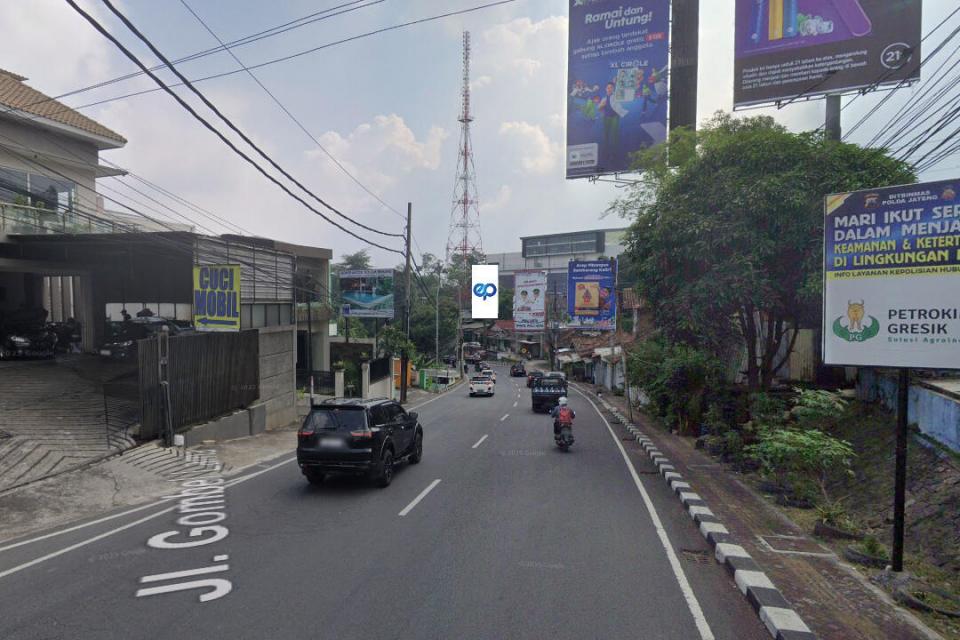 Billboard at Jl. Setiabudi (Turunan Gombel Golf), Semarang