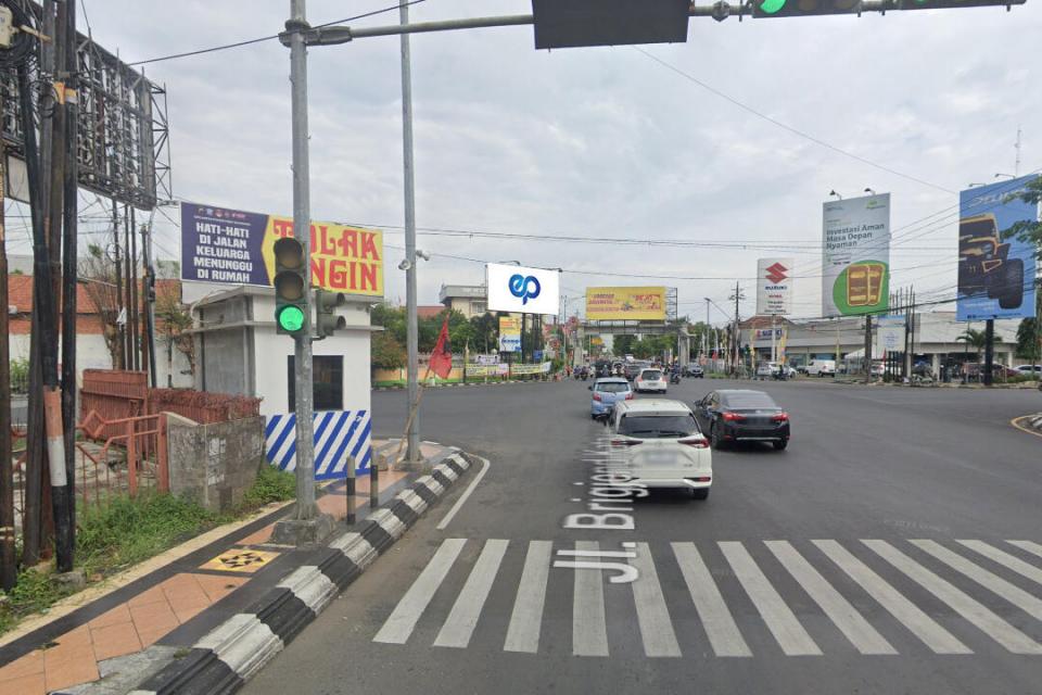 Billboard at Jl. Dr. Cipto (Perempatan Milo SMP 2 Semarang), Semarang