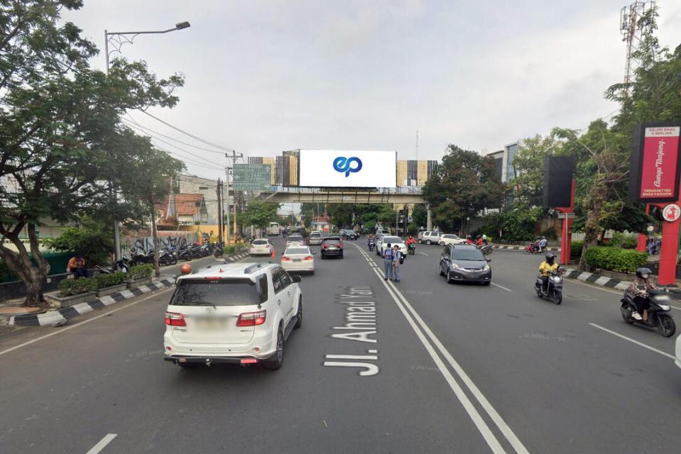 Billboard at Jl. A. Yani (Depan RM. Citrabundo Perempatan Bangkong), Semarang