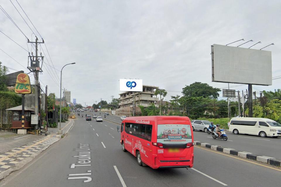 Billboard at Jl. Teuku Umar (Tanjakan Kaliwiru - Pertigaan Telaga Bodas), Semarang