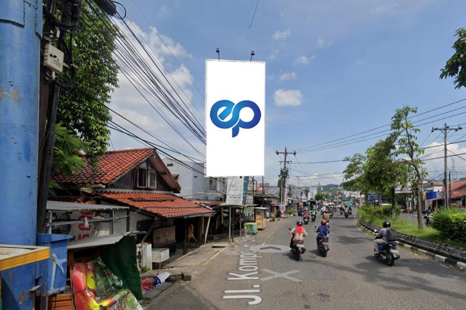 Billboard at Jl. Kompol R. Sukamto (Pertigaan Kedungmundu), Semarang