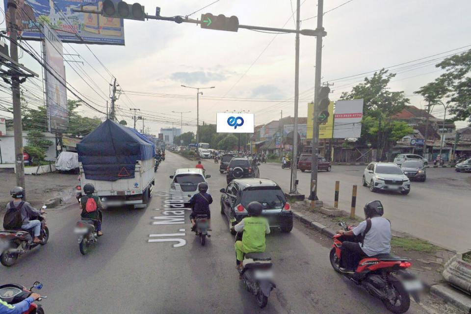Billboard at Jl. Majapahit Perempatan ADA Swalayan Fatmawati, Semarang
