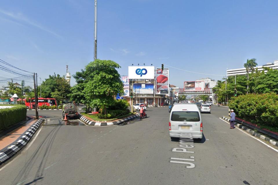 Billboard at Jl. Pemuda Alun alun Kota, Semarang