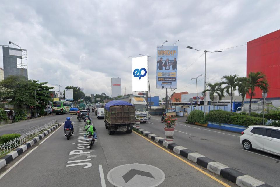 Billboard at Jl. Setiabudi (Soto Bangkong Banyumanik), Semarang